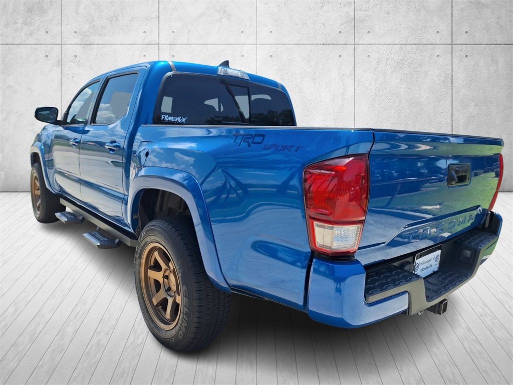 Vehicle image 9 of 31