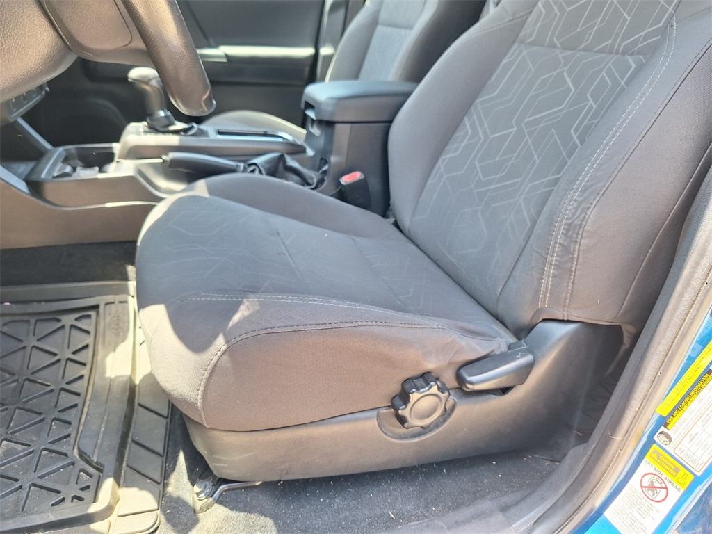 Vehicle image 17 of 31