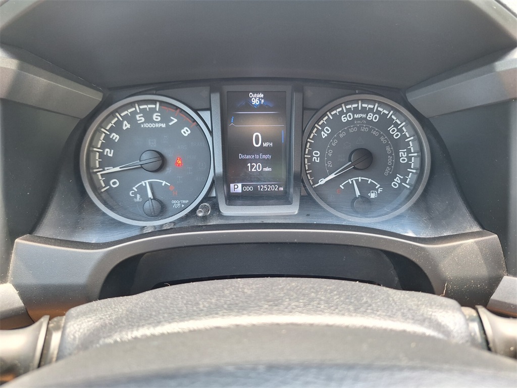 Vehicle image 22 of 31