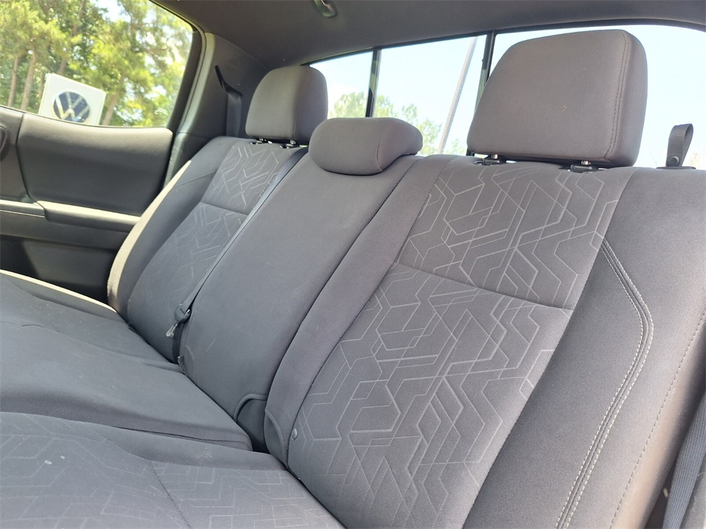 Vehicle image 15 of 31