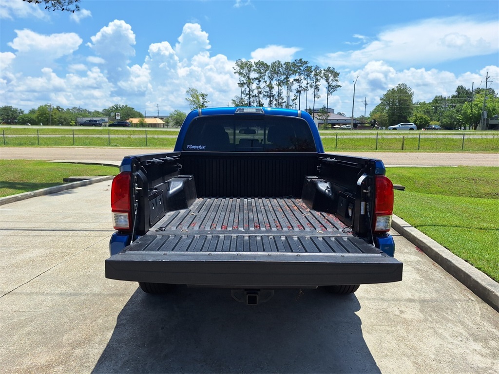 Vehicle image 8 of 31