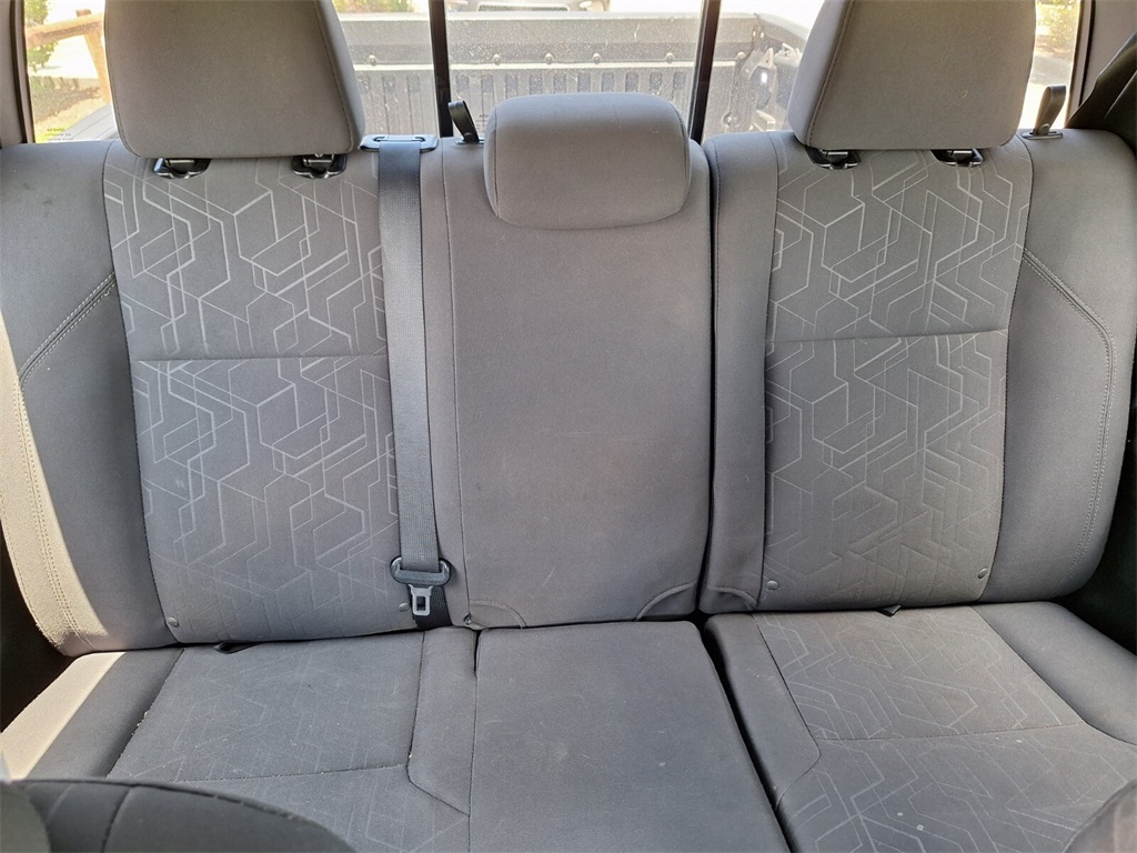 Vehicle image 18 of 31