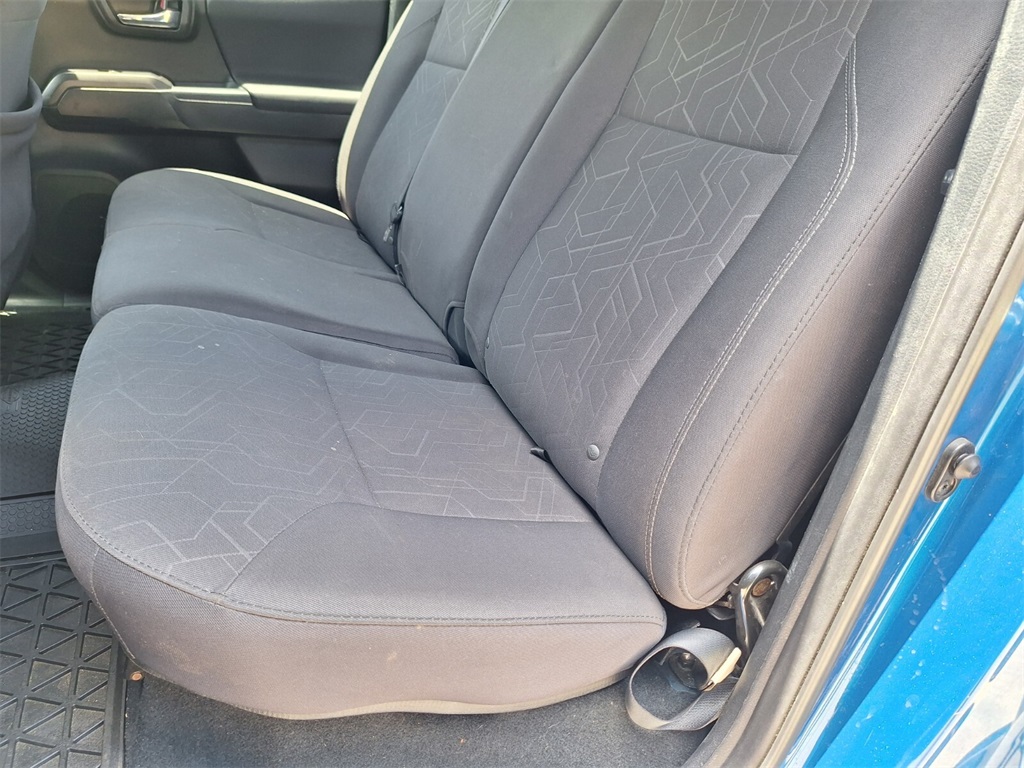 Vehicle image 19 of 31
