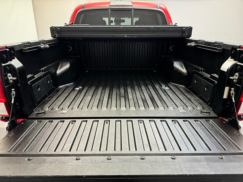 Vehicle image 11 of 48