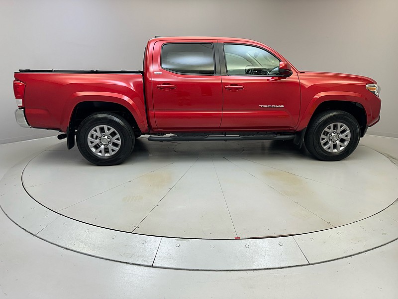 Vehicle image 4 of 48