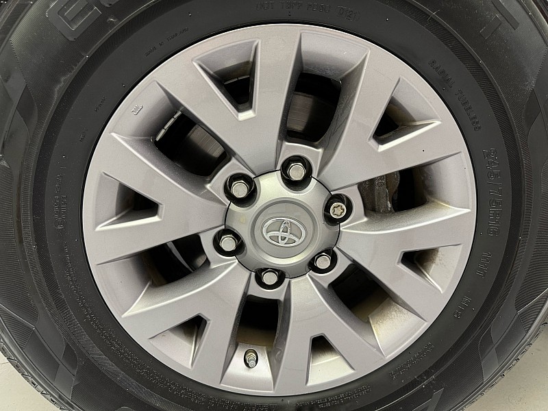 Vehicle image 9 of 48
