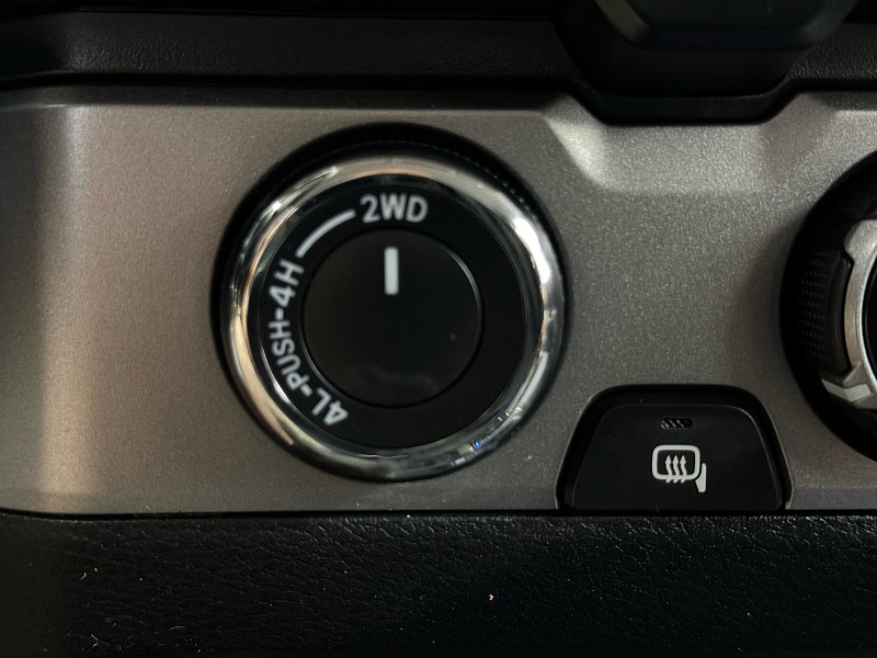 Vehicle image 33 of 48