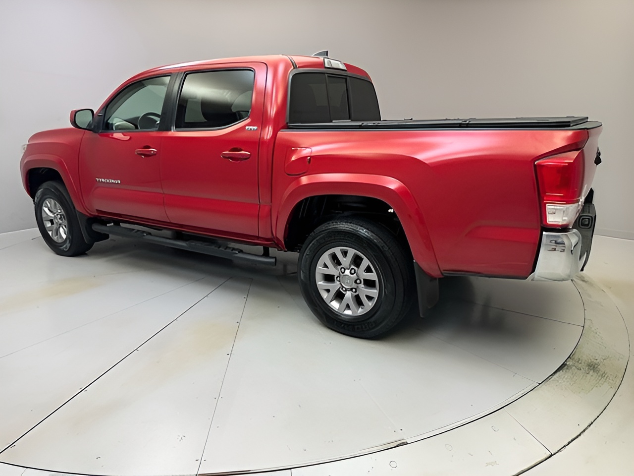 Vehicle image 47 of 48
