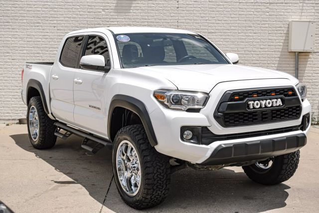 Vehicle image 4 of 51