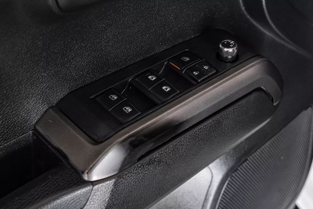 Vehicle image 46 of 51