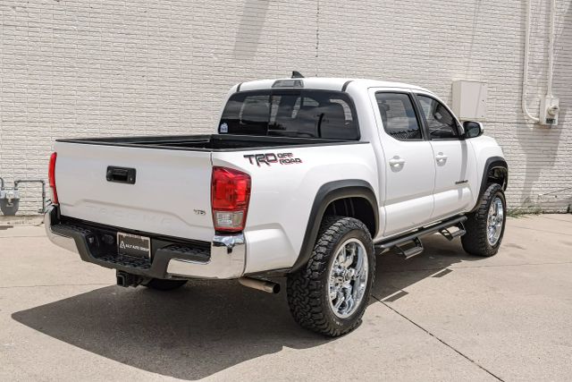 Vehicle image 6 of 51