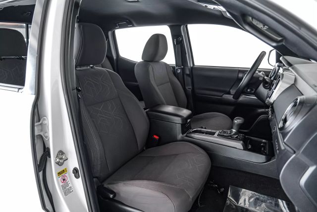 Vehicle image 19 of 51