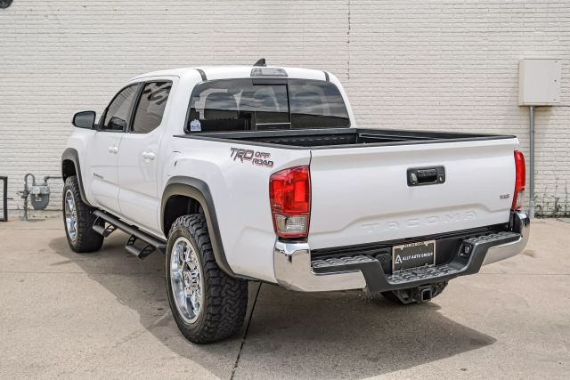 Vehicle image 8 of 51