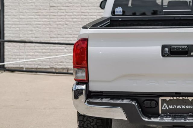Vehicle image 50 of 51