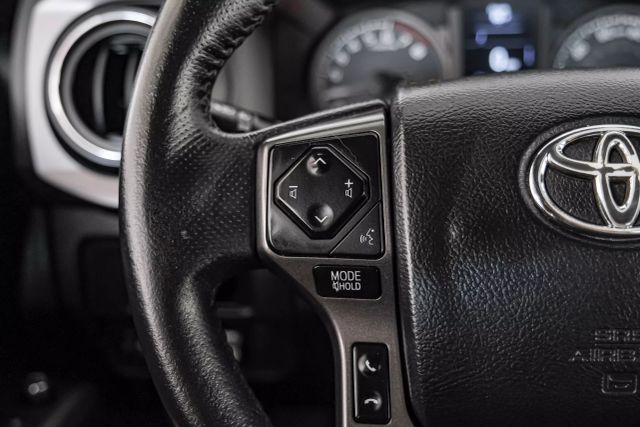 Vehicle image 31 of 51