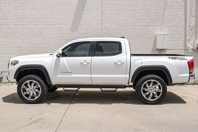 Vehicle image 9 of 51
