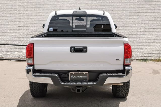 Vehicle image 7 of 51