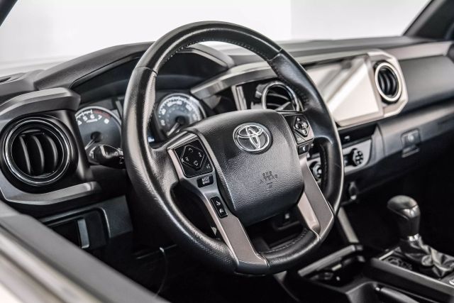 Vehicle image 29 of 51