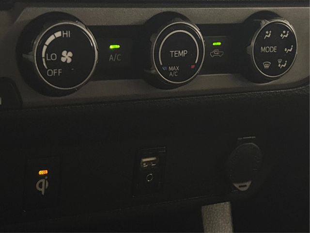 Vehicle image 41 of 42