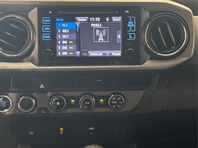 Vehicle image 25 of 42