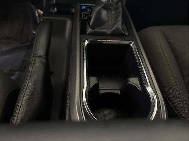 Vehicle image 29 of 42