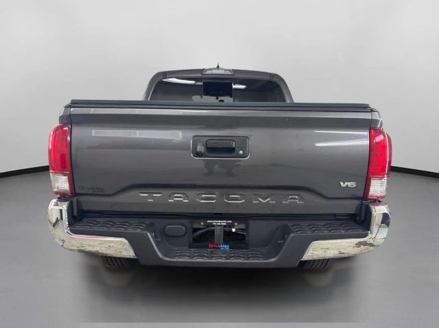 Vehicle image 8 of 42