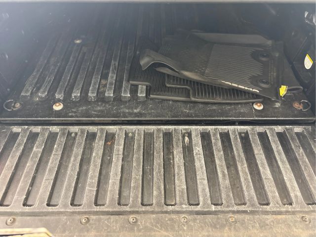Vehicle image 14 of 42