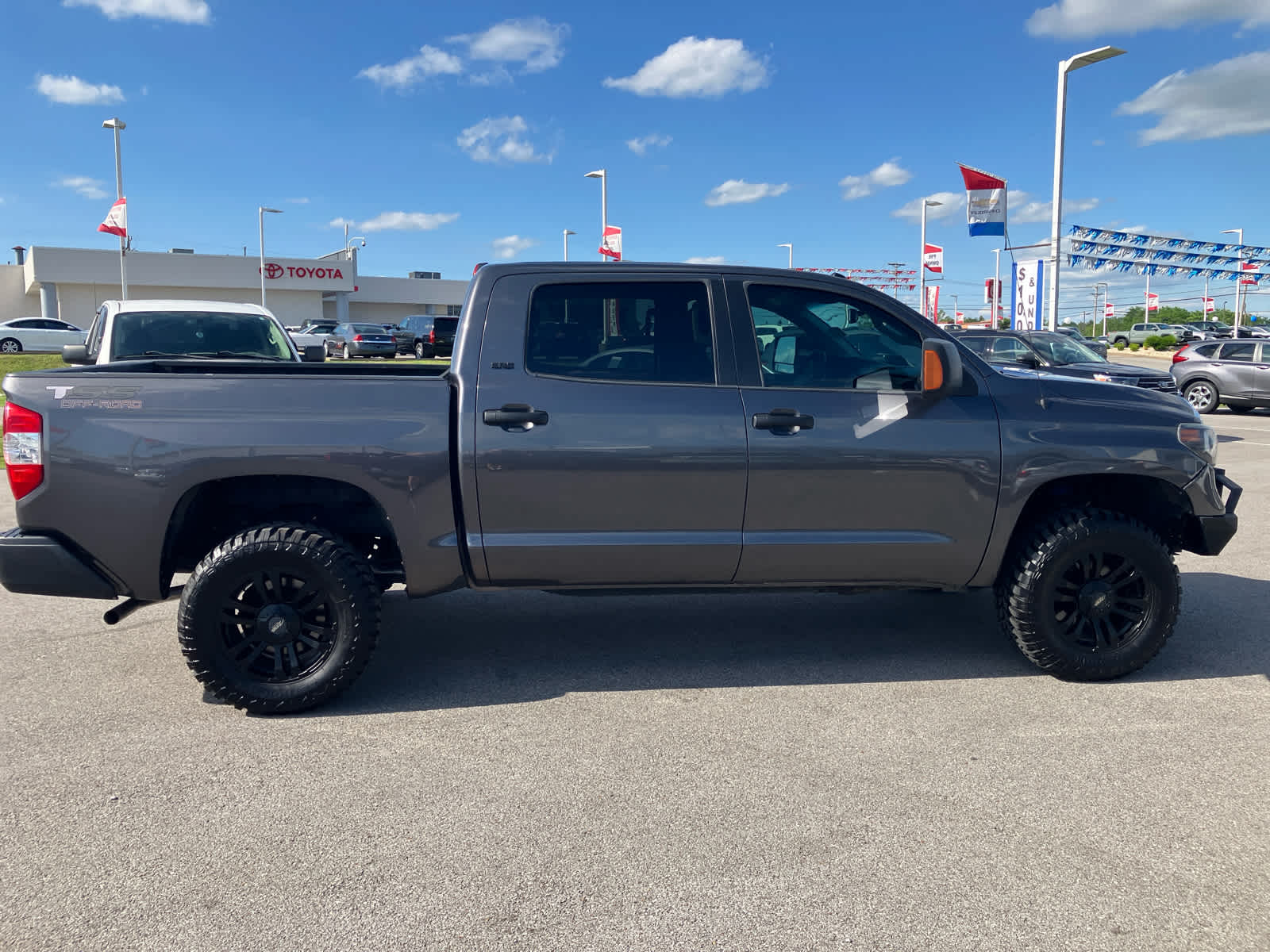 Vehicle image 3 of 37