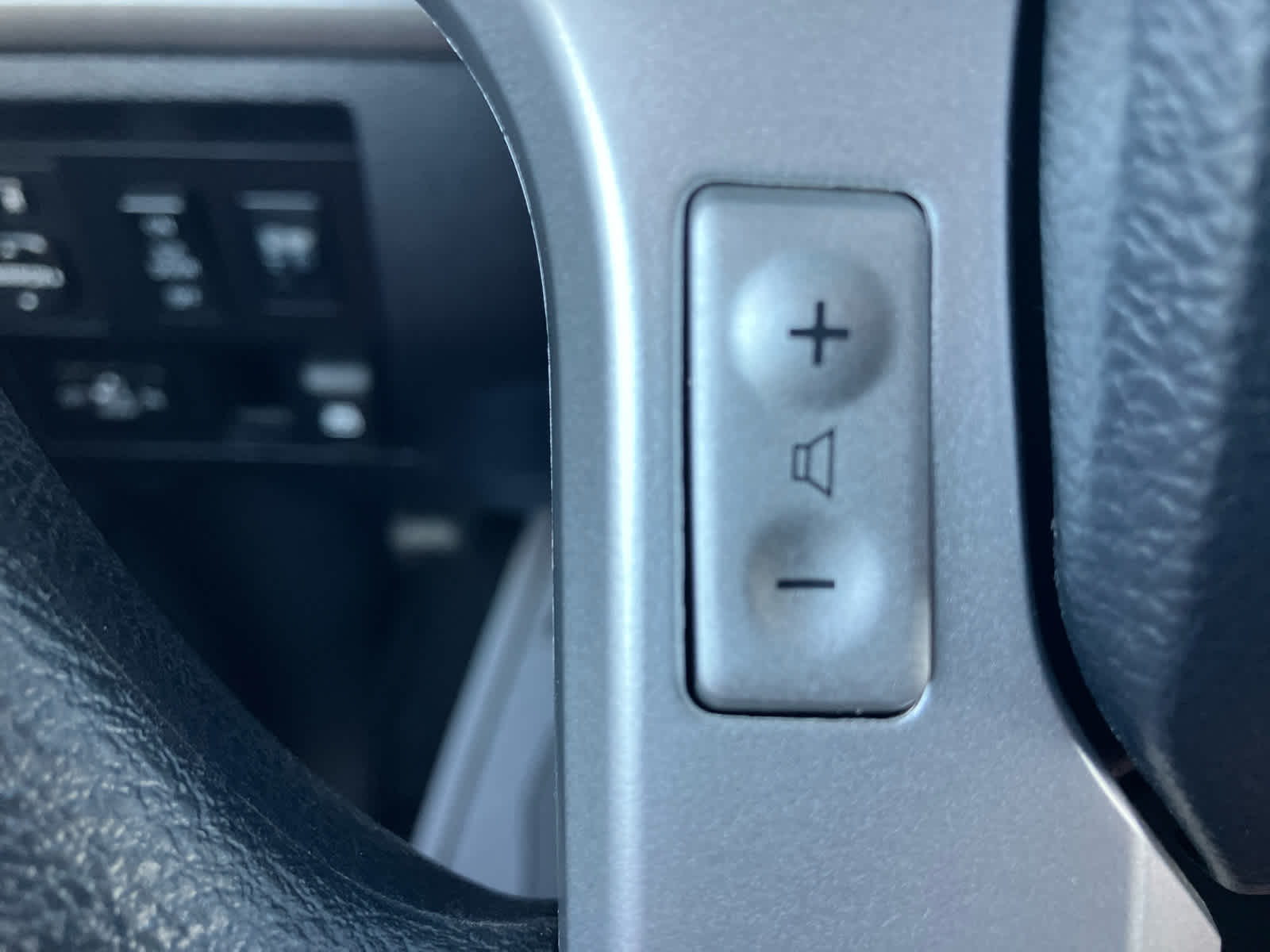 Vehicle image 17 of 37