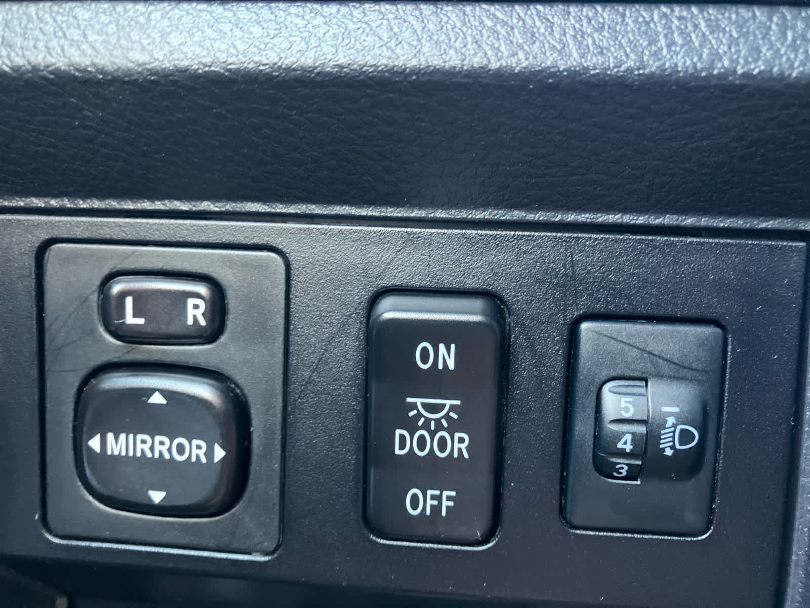 Vehicle image 13 of 37