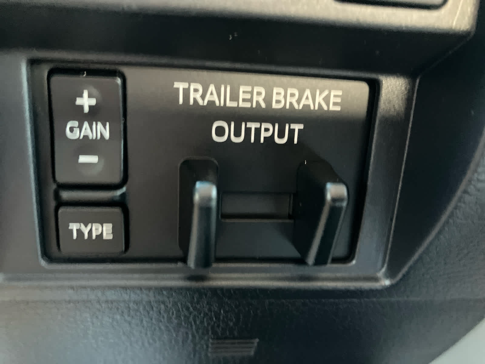 Vehicle image 27 of 37