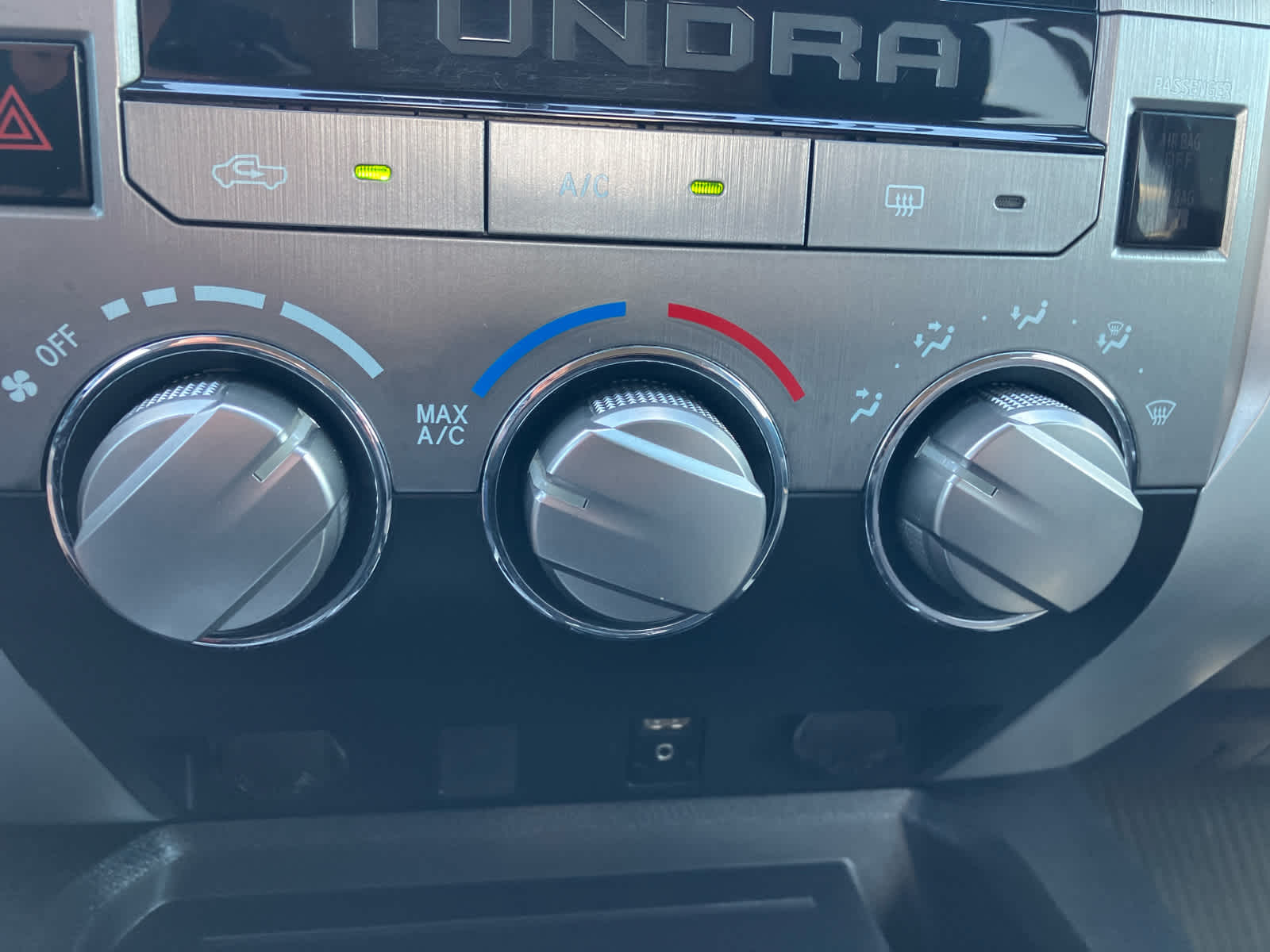Vehicle image 29 of 37