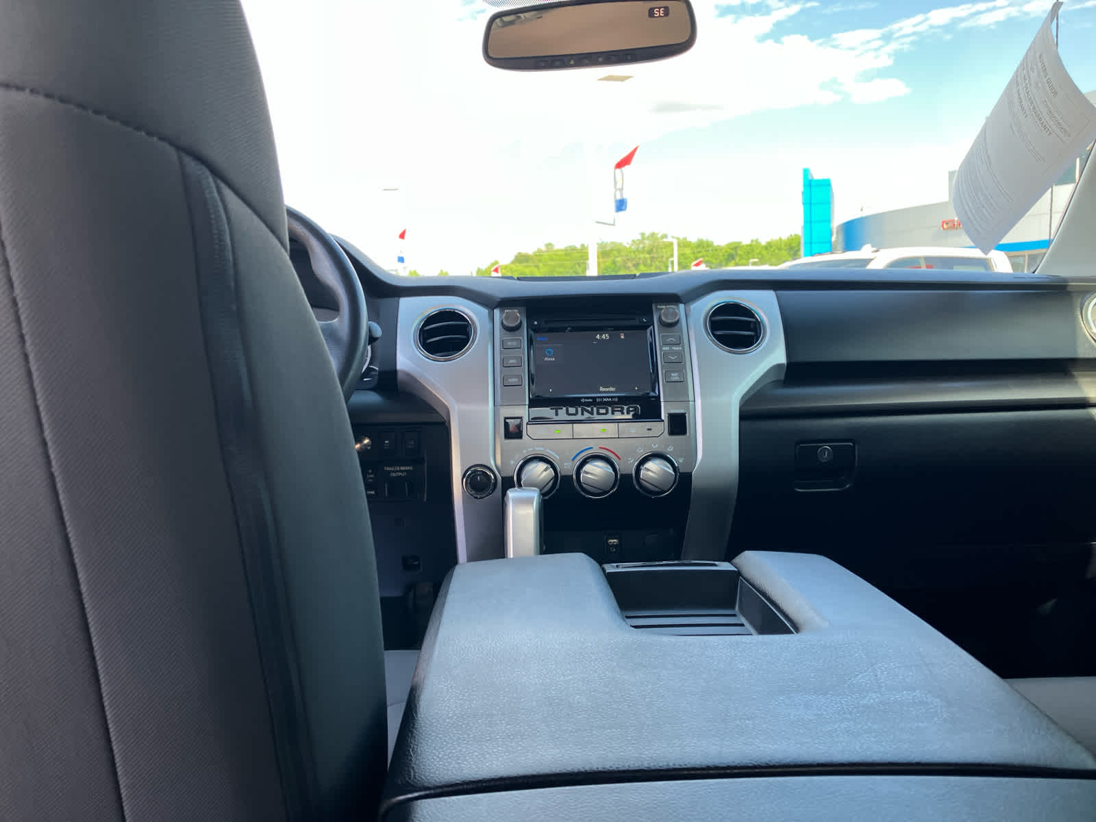 Vehicle image 34 of 37