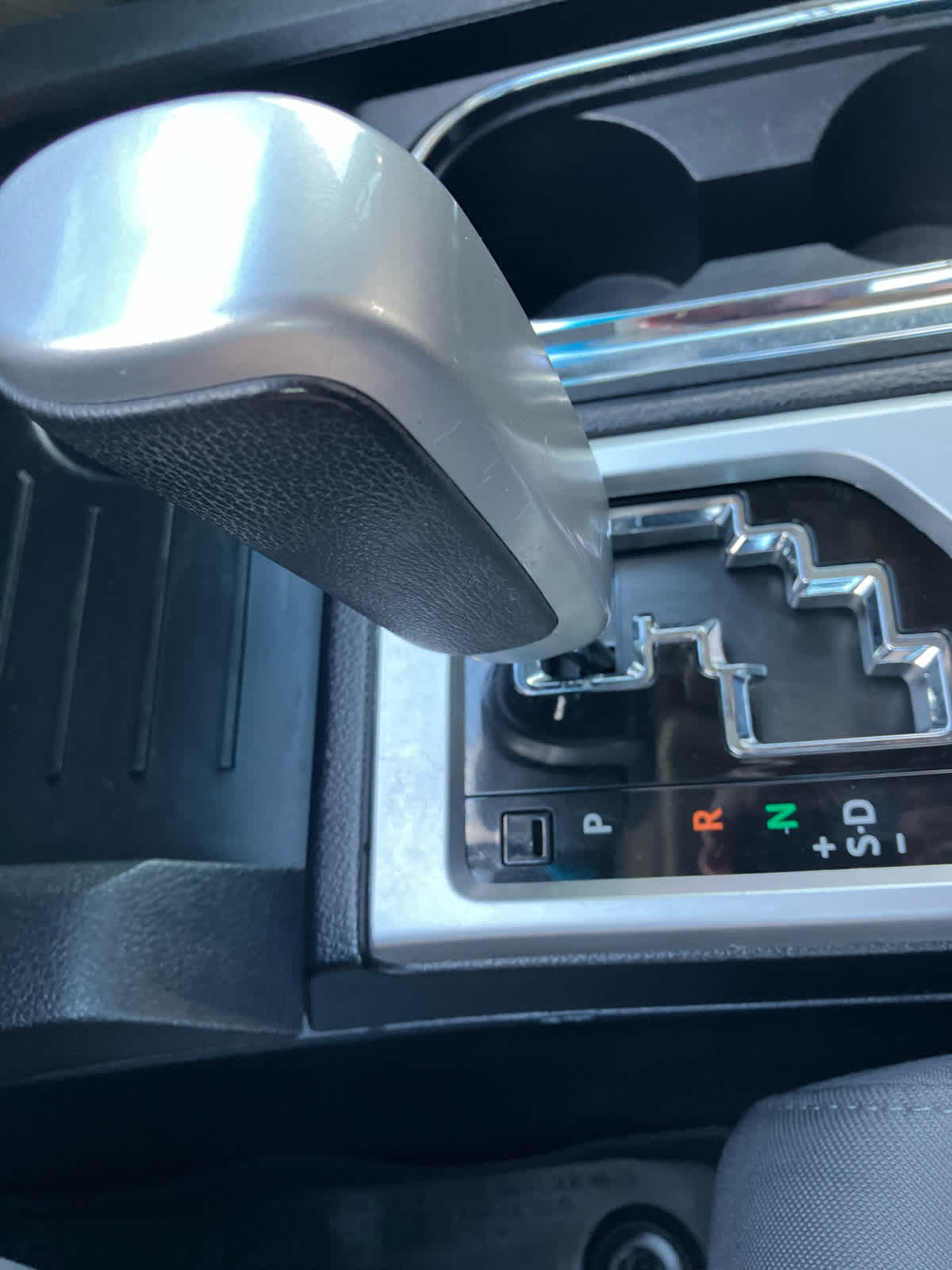 Vehicle image 32 of 37