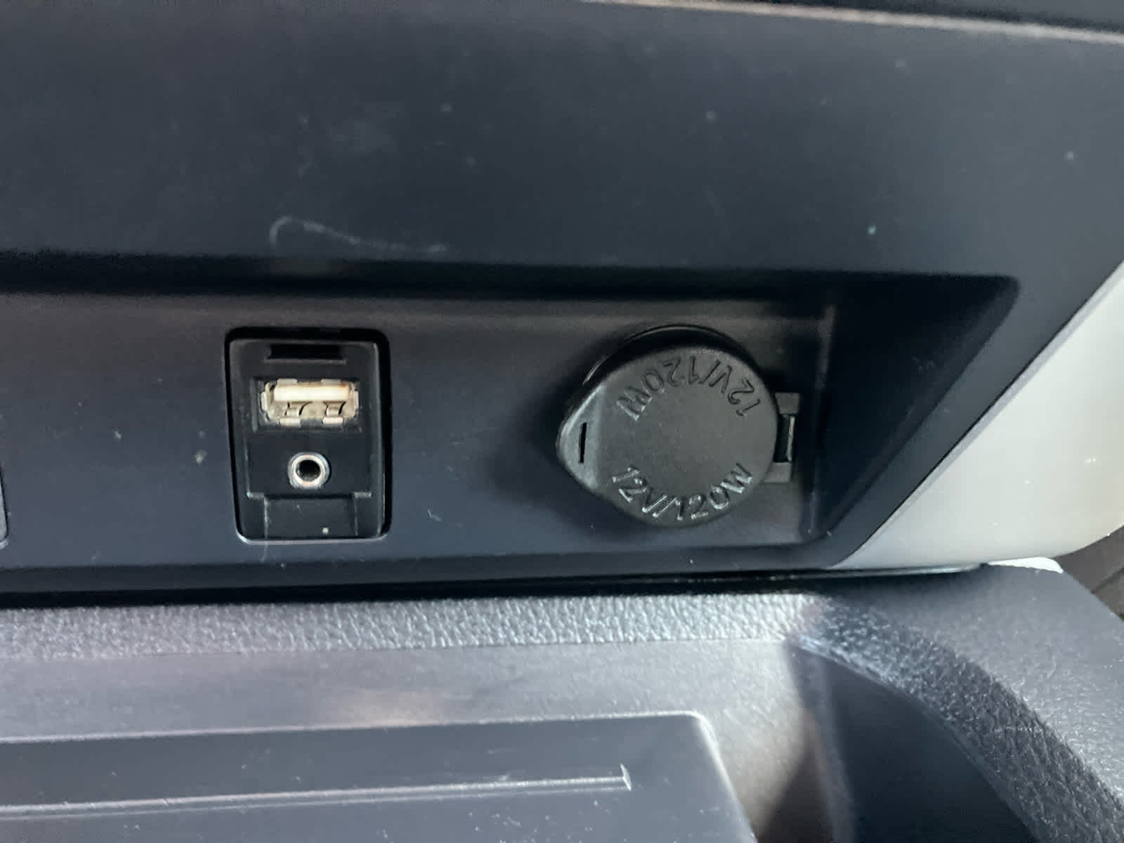 Vehicle image 31 of 37