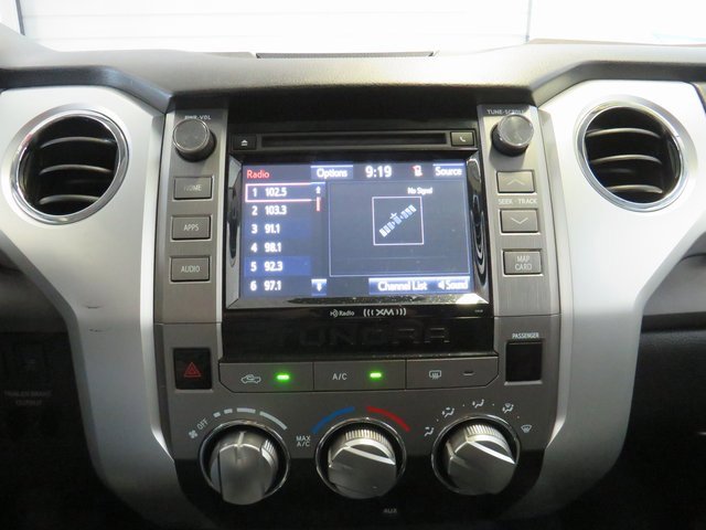 Vehicle image 23 of 34