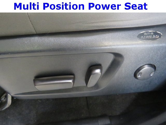 Vehicle image 19 of 34
