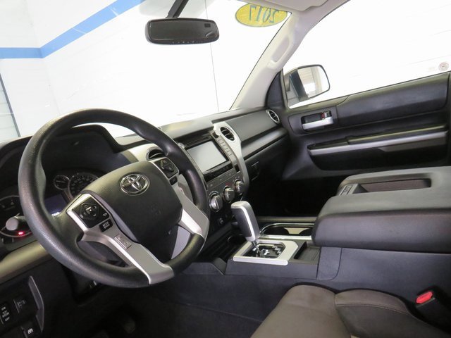 Vehicle image 9 of 34