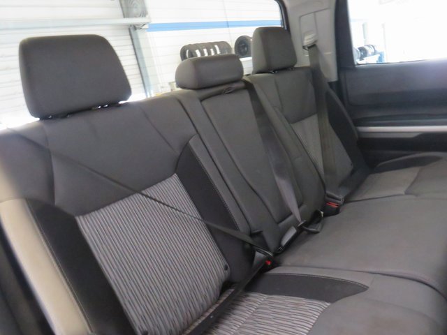 Vehicle image 27 of 34