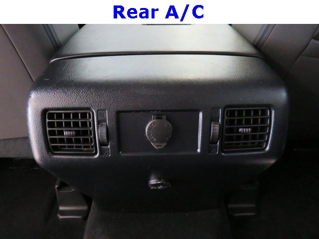 Vehicle image 29 of 34