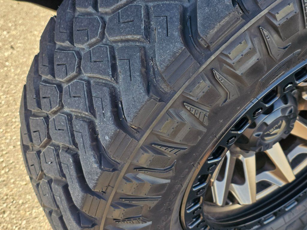 2017 Toyota Tundra SR5 Image 9 of 43