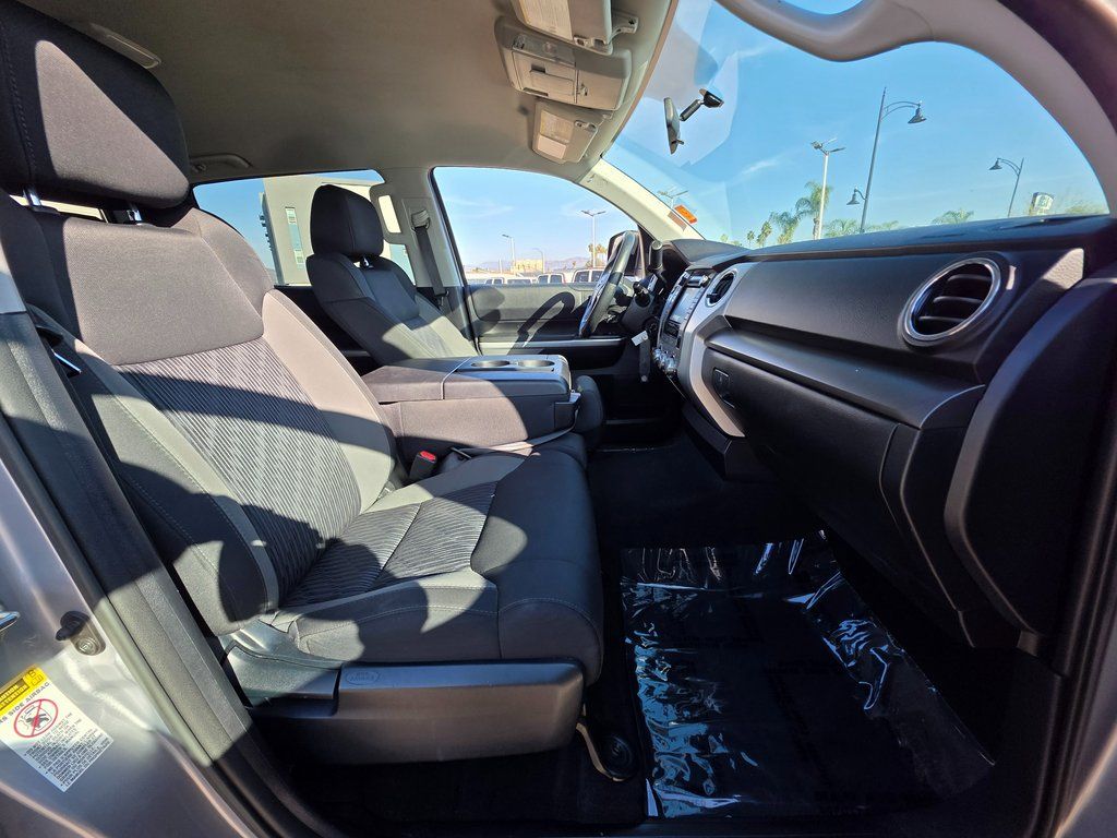 2017 Toyota Tundra SR5 Image 16 of 43