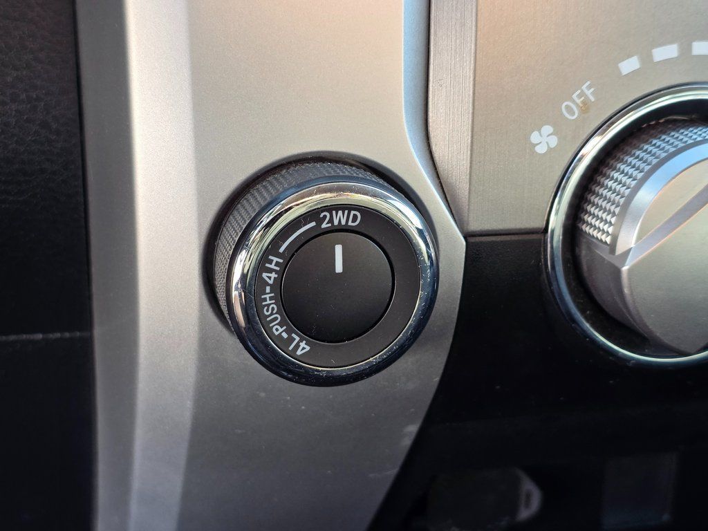 2017 Toyota Tundra SR5 Image 39 of 43