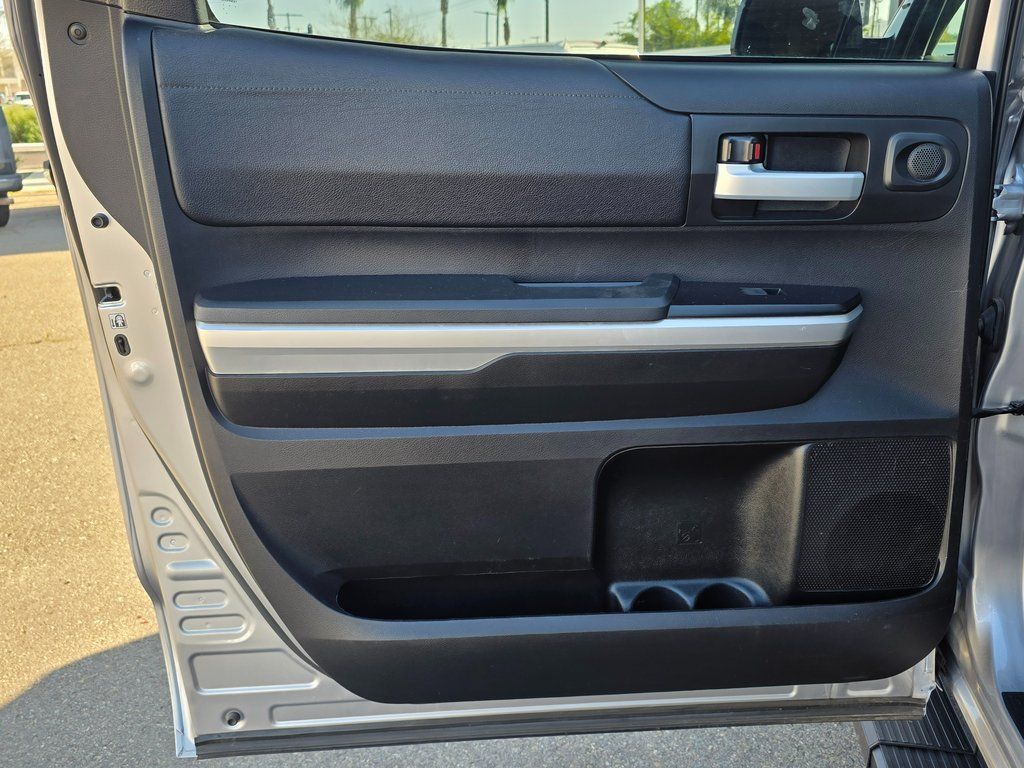 2017 Toyota Tundra SR5 Image 28 of 43