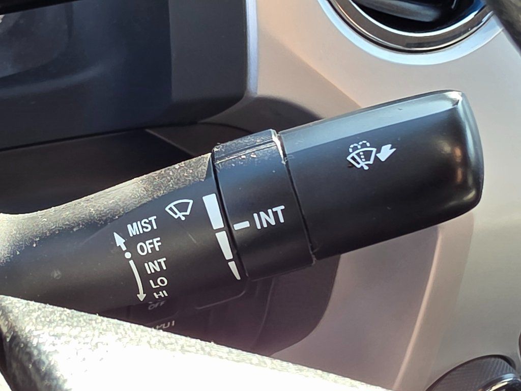 2017 Toyota Tundra SR5 Image 32 of 43