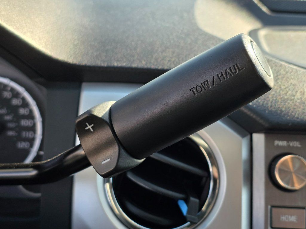 2017 Toyota Tundra SR5 Image 37 of 43