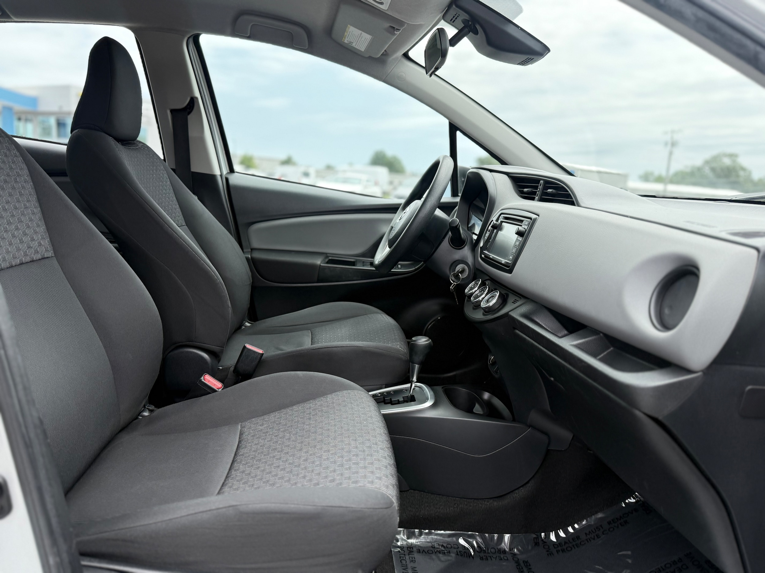 Vehicle image 18 of 32
