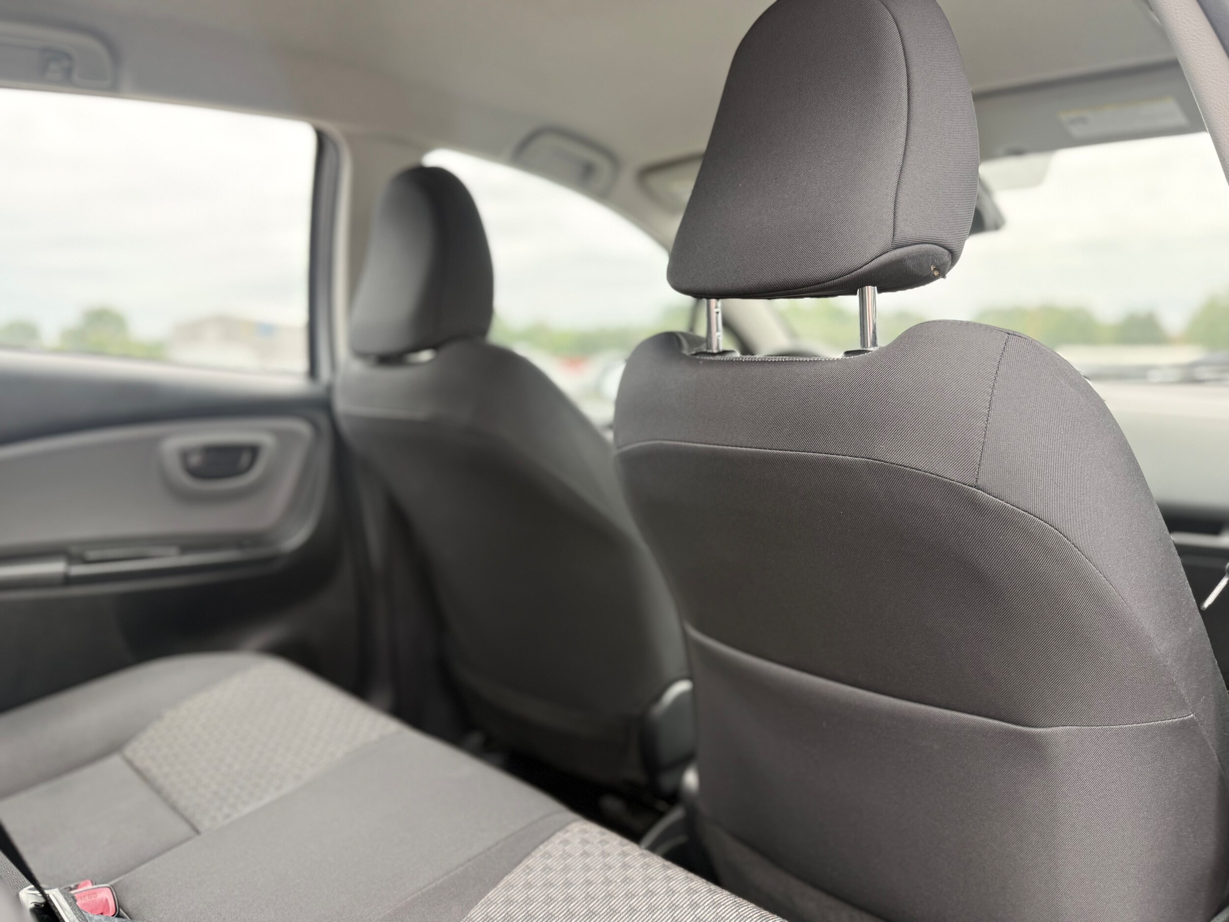 Vehicle image 13 of 32