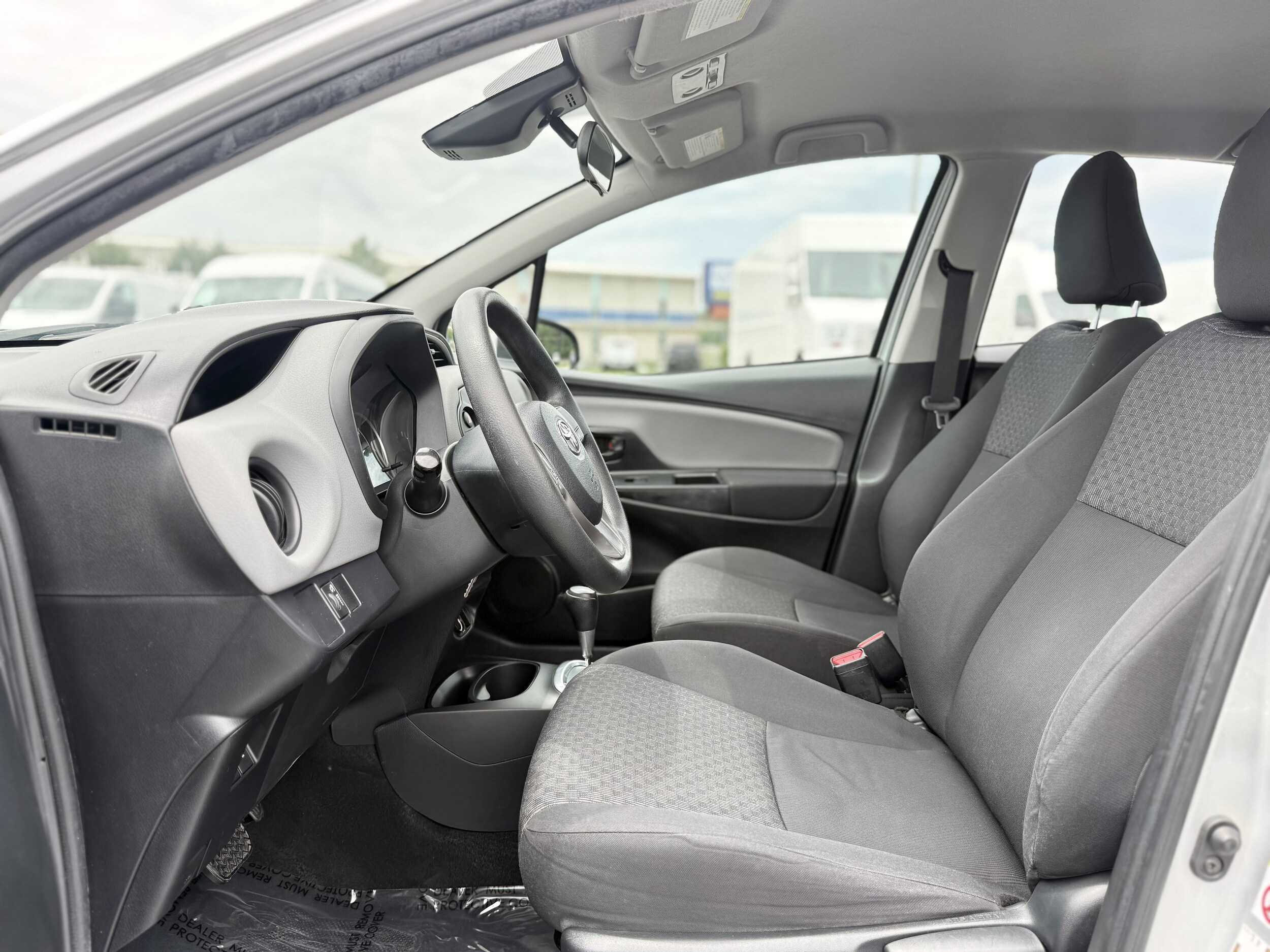 Vehicle image 11 of 32