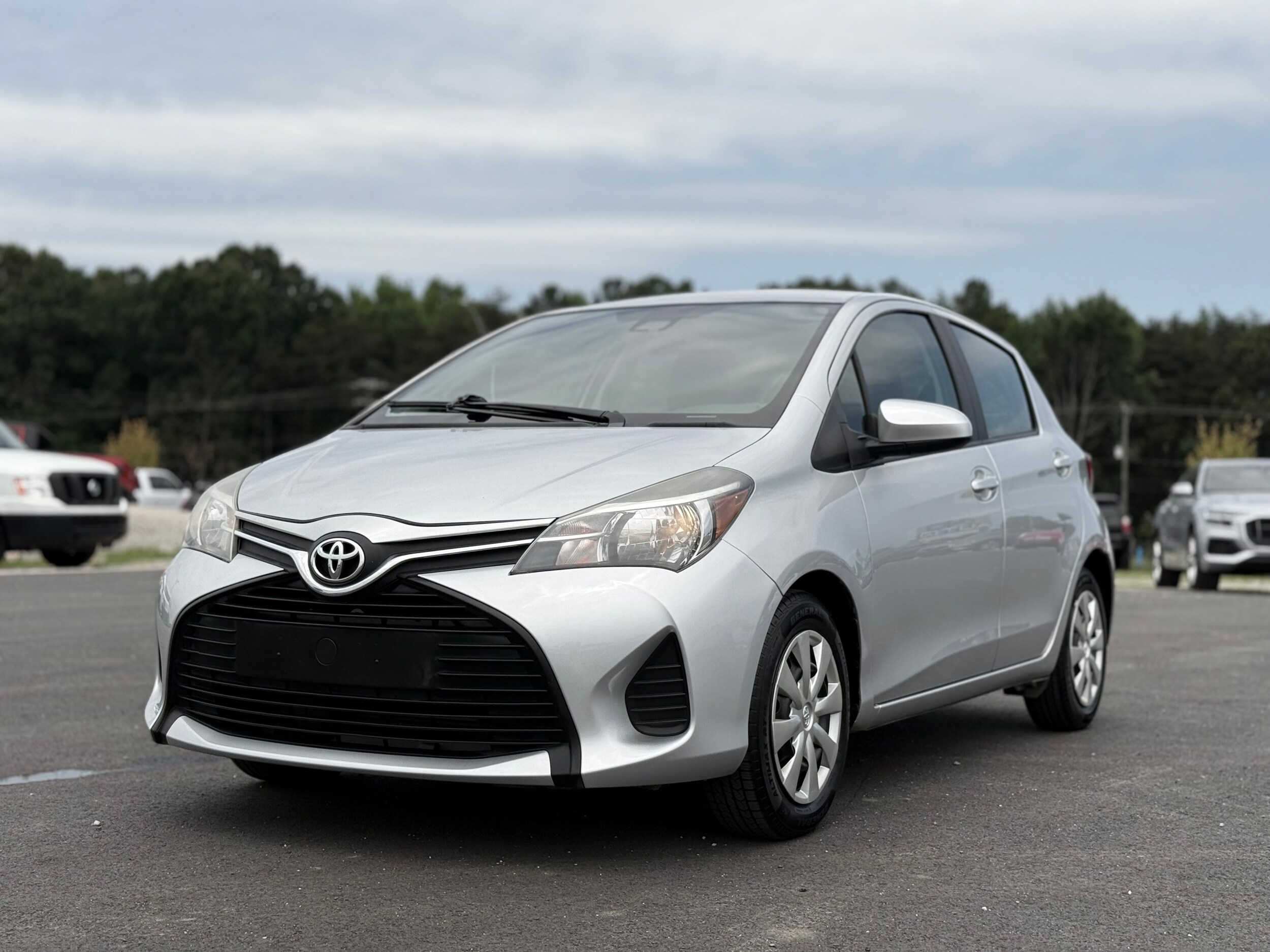 Vehicle image 2 of 32